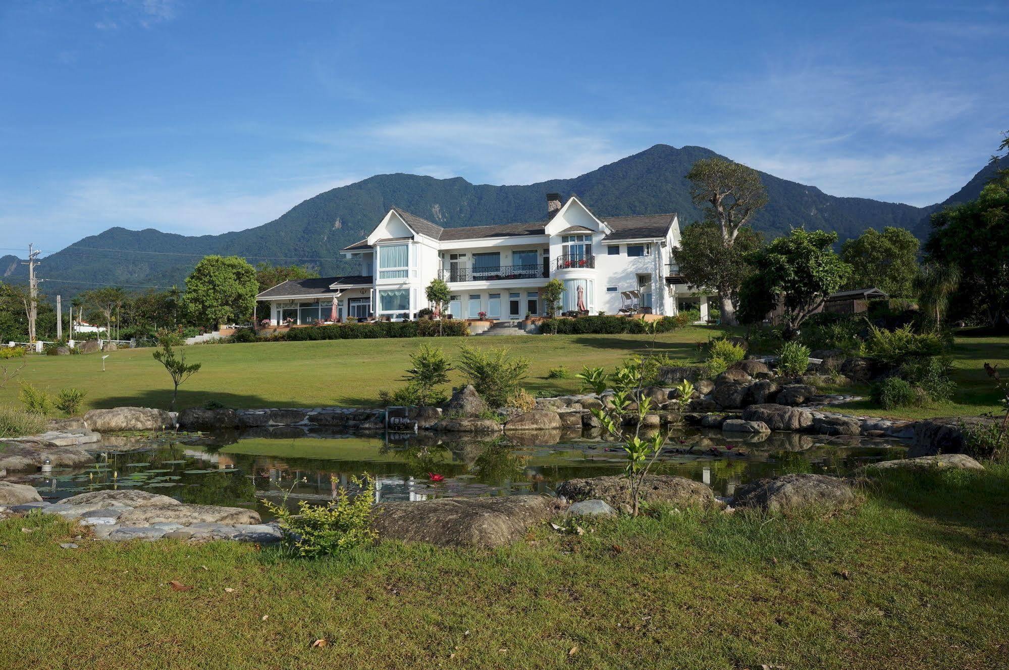 Bed and Breakfast Dear Garden Donghe Exterior foto