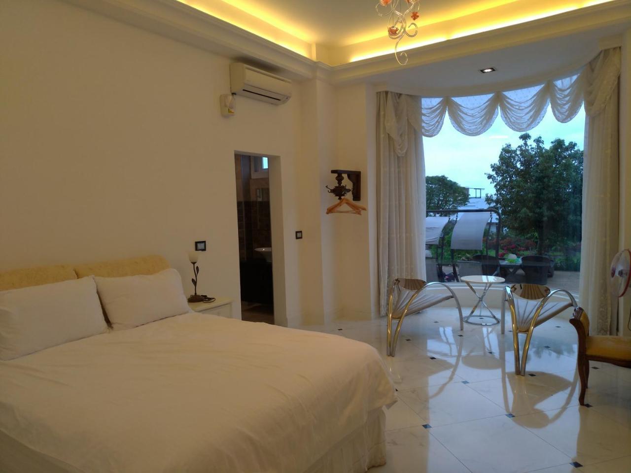 Bed and Breakfast Dear Garden Donghe Exterior foto